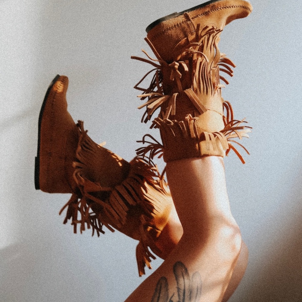 Minnetonka moccasin fringe boots